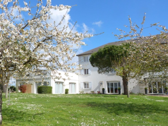 Transaction Hôtel des Châteaux